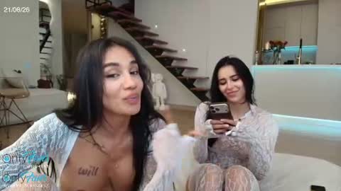 sweetlaurasaenz Momentaufnahme des Live-Raums auf Chaturbate