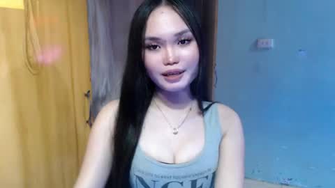 sweetlove_helaxxx снимок онлайн-комнаты на Chaturbate