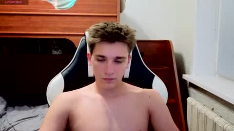 sweetyangeel live room snapshot on Chaturbate