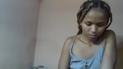 sylvaniah01 captura de la sala en vivo en Chaturbate