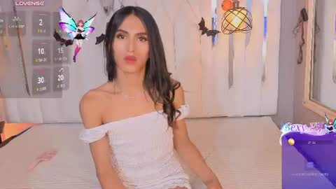 thalia_duque live room snapshot on Chaturbate