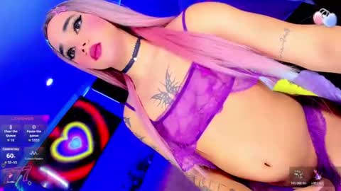thalia_gil21 live room snapshot on Chaturbate