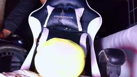 the_dog_lian live room snapshot on Chaturbate