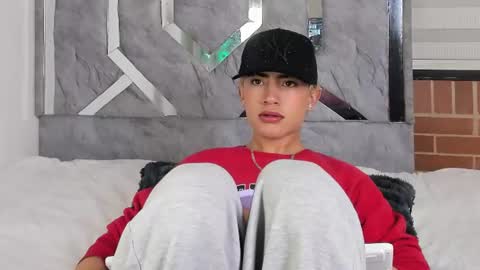 thiago_dv снимок онлайн-комнаты на Chaturbate