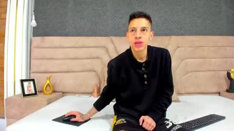 thiagos19 снимок онлайн-комнаты на Chaturbate