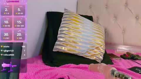 tiffany_19_ снимок онлайн-комнаты на Chaturbate
