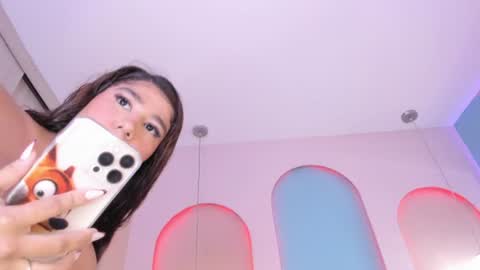 tiffanyhillss live room snapshot on Chaturbate