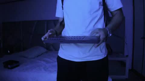 tobiaz_vega momentopname van live room op Chaturbate