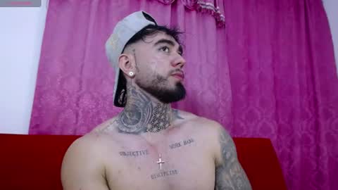tommyblessd1 снимок онлайн-комнаты на Chaturbate