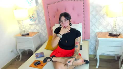 trouble_13_ live room snapshot on Chaturbate