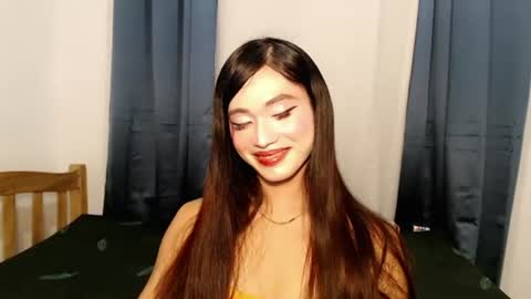 ur_dollsexx Momentaufnahme des Live-Raums auf Chaturbate
