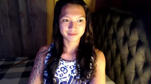 urasian_newra live room snapshot on Chaturbate