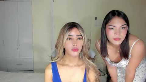 urdreamgirl_withbigsurprise captura de la sala en vivo en Chaturbate