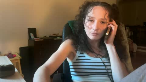 urpupp3txx live room snapshot on Chaturbate