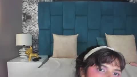 valen_mendez live room snapshot on Chaturbate