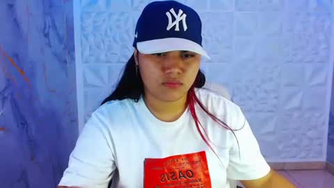 valeri_harpers4 live room snapshot on Chaturbate