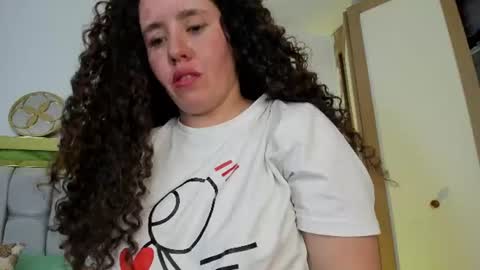 valeria__soler снимок онлайн-комнаты на Chaturbate