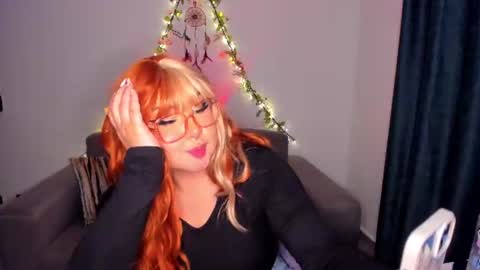 valyi_ live room snapshot on Chaturbate