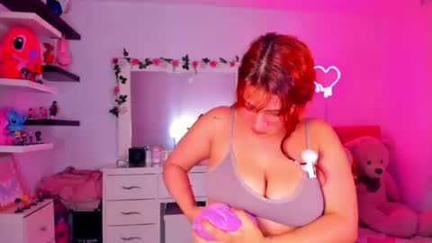 vannessa_shy live room snapshot on Chaturbate