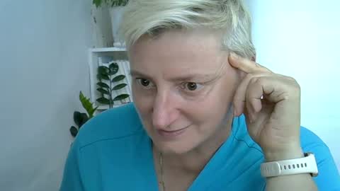 vea_motty momentopname van live room op Chaturbate