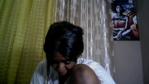 verronique1511 live room snapshot on Chaturbate