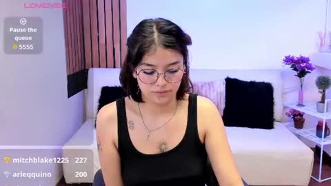 victoriabenett снимок онлайн-комнаты на Chaturbate