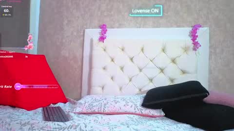 victtoria_lux Momentaufnahme des Live-Raums auf Chaturbate