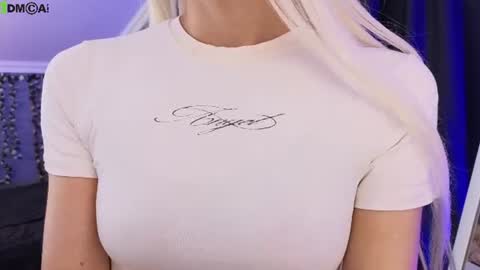 vienna_gones momentopname van live room op Chaturbate