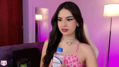 violet_catt live room snapshot on Chaturbate