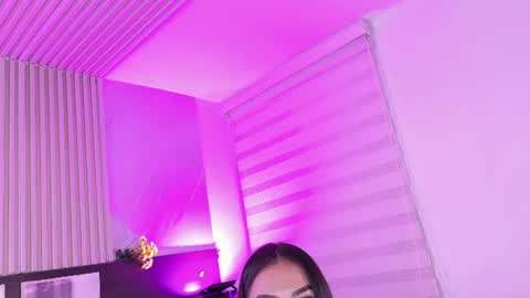 violet_spencer Momentaufnahme des Live-Raums auf Chaturbate