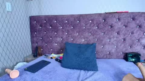 vivianrose3x снимок онлайн-комнаты на Chaturbate
