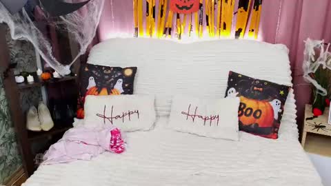 vivimoonx live room snapshot on Chaturbate