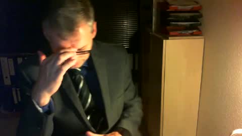 wetsuitedman momentopname van live room op Chaturbate