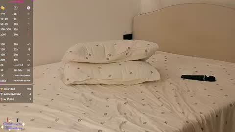 white_bueno live room snapshot on Chaturbate