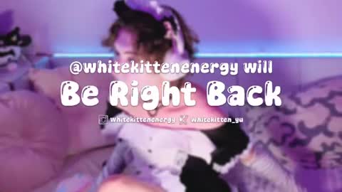 whitekittenenergy live room snapshot on Chaturbate