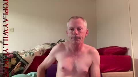 willylikestoplay74 снимок онлайн-комнаты на Chaturbate