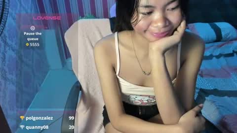 xxkayjeanxx live room snapshot on Chaturbate
