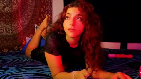 xxmaggieeexx снимок онлайн-комнаты на Chaturbate