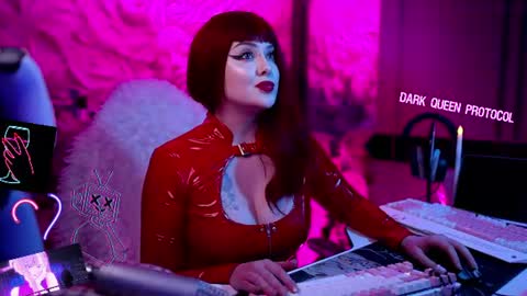 yesdarkqueen captura de la sala en vivo en Chaturbate