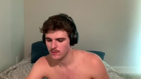 yngdesire1 momentopname van live room op Chaturbate