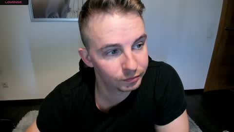 york_landon live room snapshot on Chaturbate