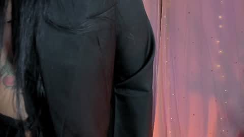 youramara_doll captura de la sala en vivo en Chaturbate