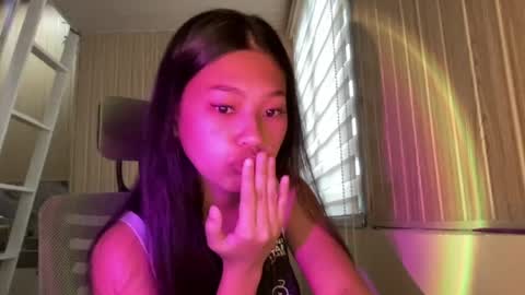 yoursoftlygirl_hanna Momentaufnahme des Live-Raums auf Chaturbate