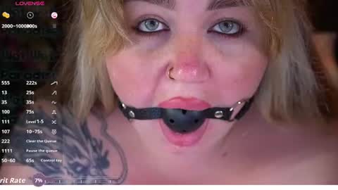 zarareign_ captura de la sala en vivo en Chaturbate