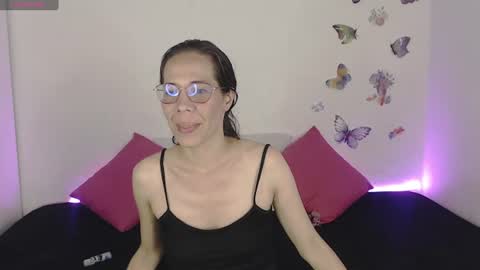 zaya_velisse Momentaufnahme des Live-Raums auf Chaturbate