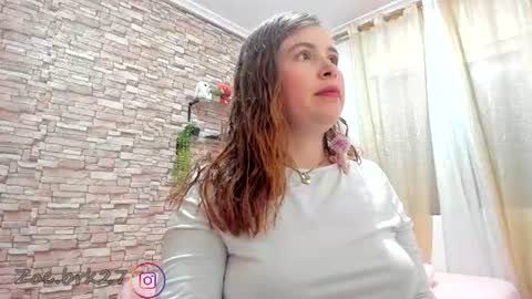 zoe_brk momentopname van live room op Chaturbate