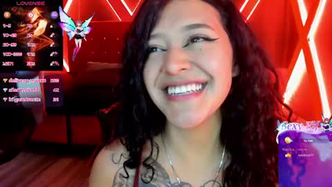 zoe_lara_34 momentopname van live room op Chaturbate