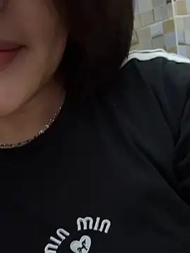 -Jojo_ Momentaufnahme des Live-Raums auf Stripchat