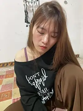 -LinNa-98 Momentaufnahme des Live-Raums auf Stripchat