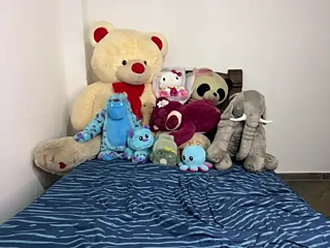 -Mellani- Momentaufnahme des Live-Raums auf Stripchat